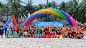 Sinovitrans team building